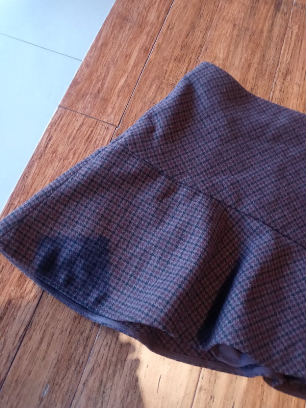 UNIQLO flare skort wool blend in dark brown checked (XS) - Picture 11 of 16